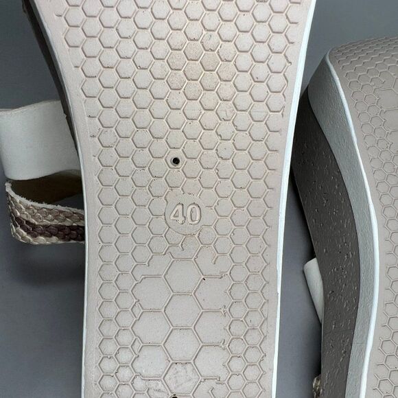 Fantasy Sandals Women's Size 9.5 Aria Criss-Crossed Strapped Wedge Sandals - Picture 11 of 12